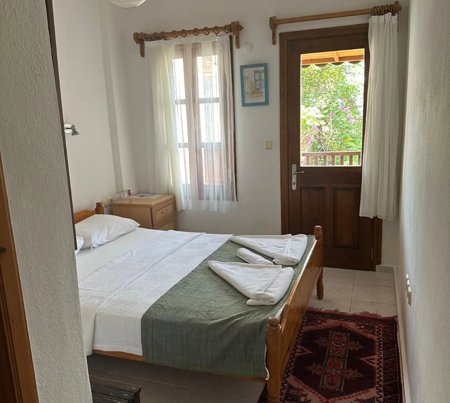 Room 04
